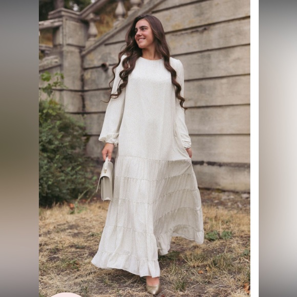 ISO Dainty Jewells Dress - Picture 2 of 3